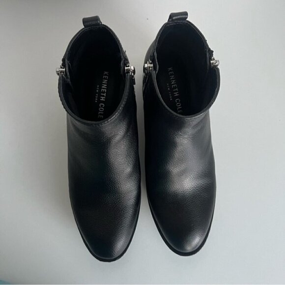 Kenneth Cole New York - Women’s Double Zipper Ankle Boots - Black. Size: 6 (US) - Picture 4 of 16